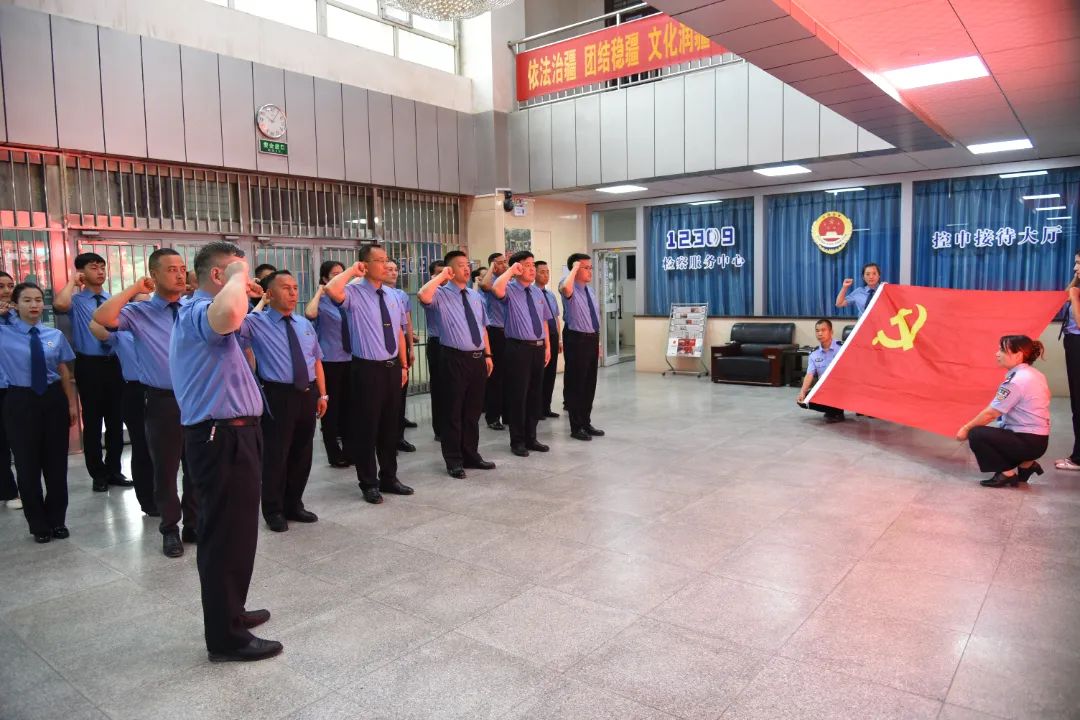 ����ʲ | ���ռ�졿���н������� ���ǳ���ʹ����������������Ժ��ף����103����
